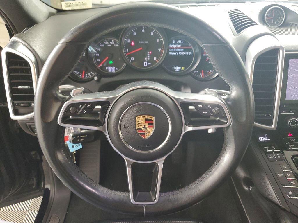 Used 2018 Porsche Cayenne Platinum Edition w/ Premium Package image 17