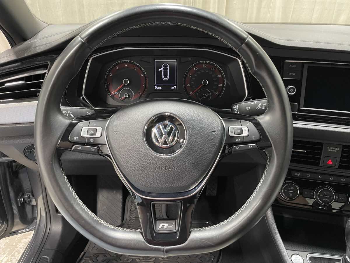 Used 2019 Volkswagen Jetta R-Line FWD image 10