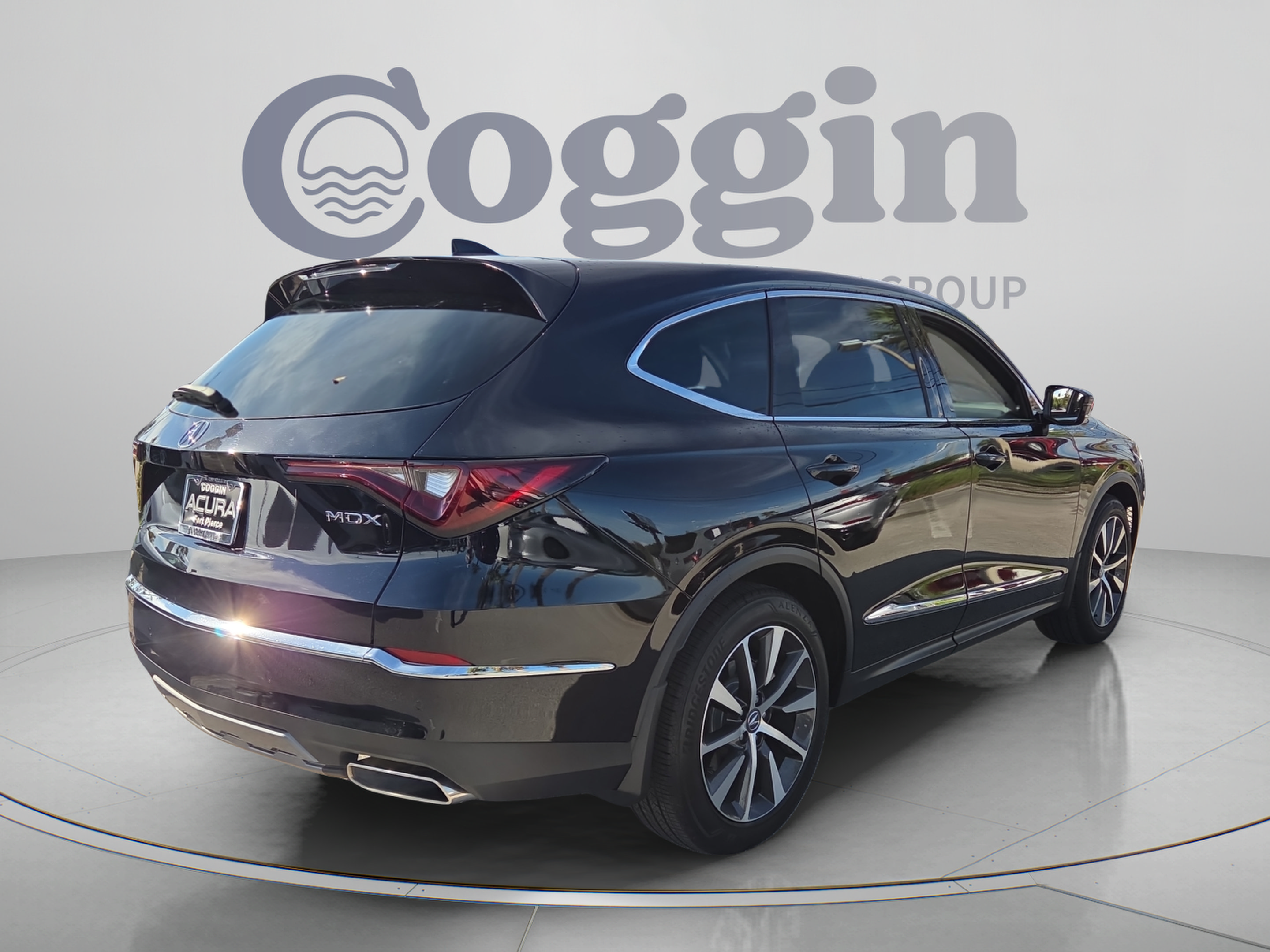 Certified 2026 Acura MDX w/ Technology Package FWD image 5