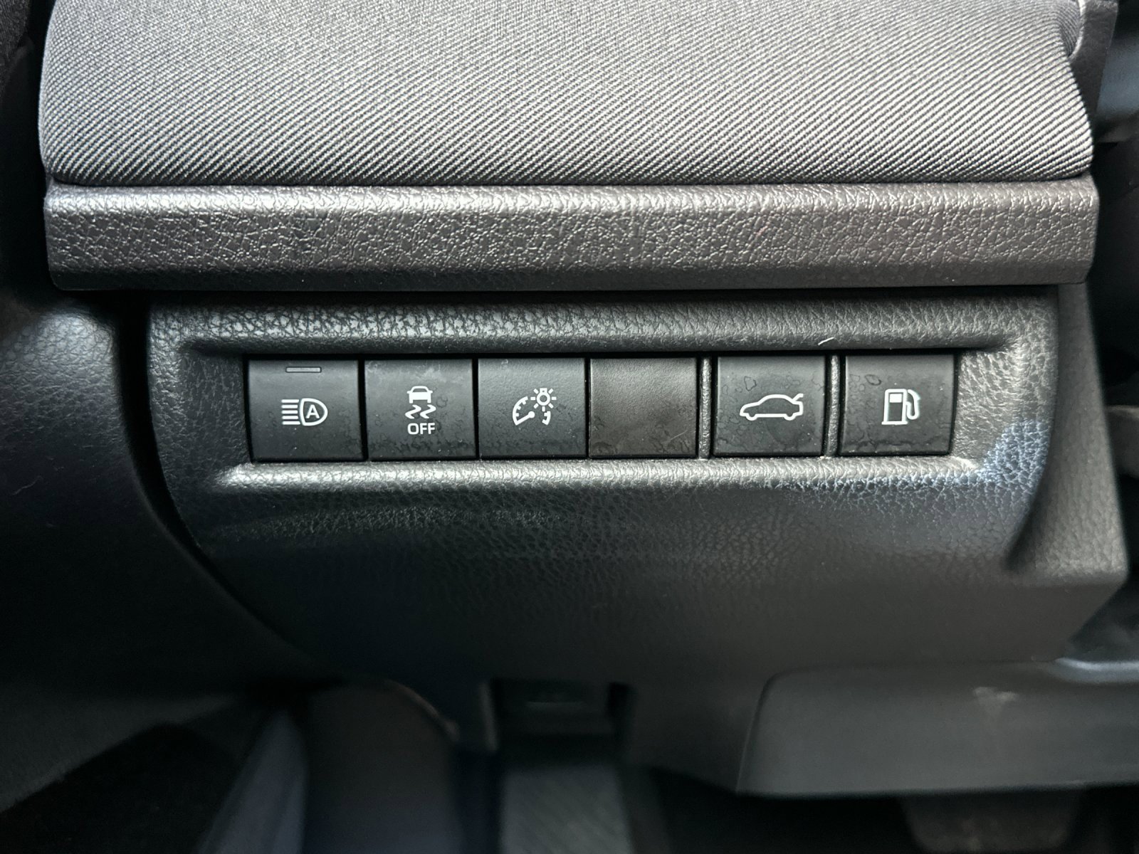 Used 2025 Toyota Camry LE image 25