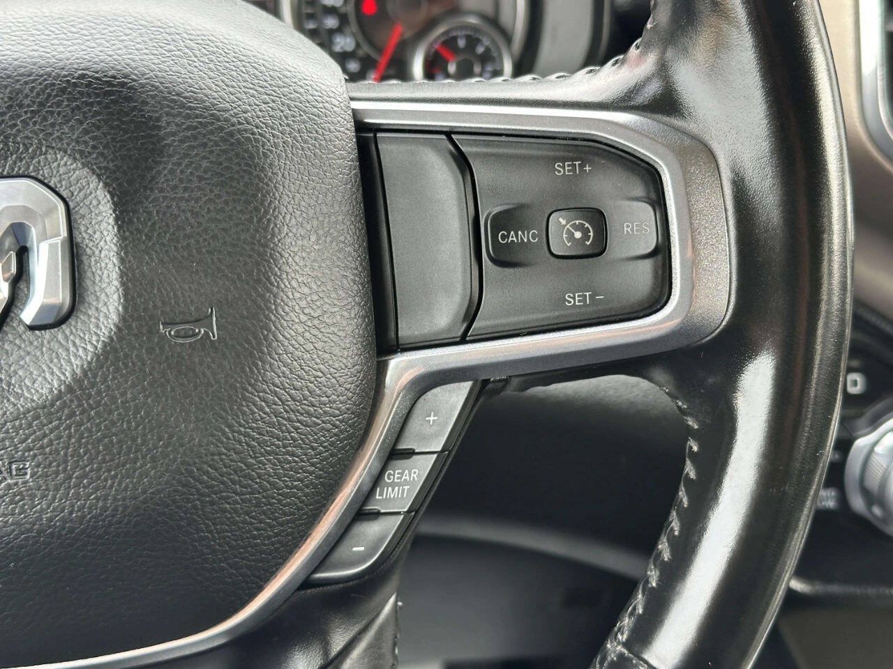 Used 2021 RAM 1500 Laramie AWD/4WD image 30