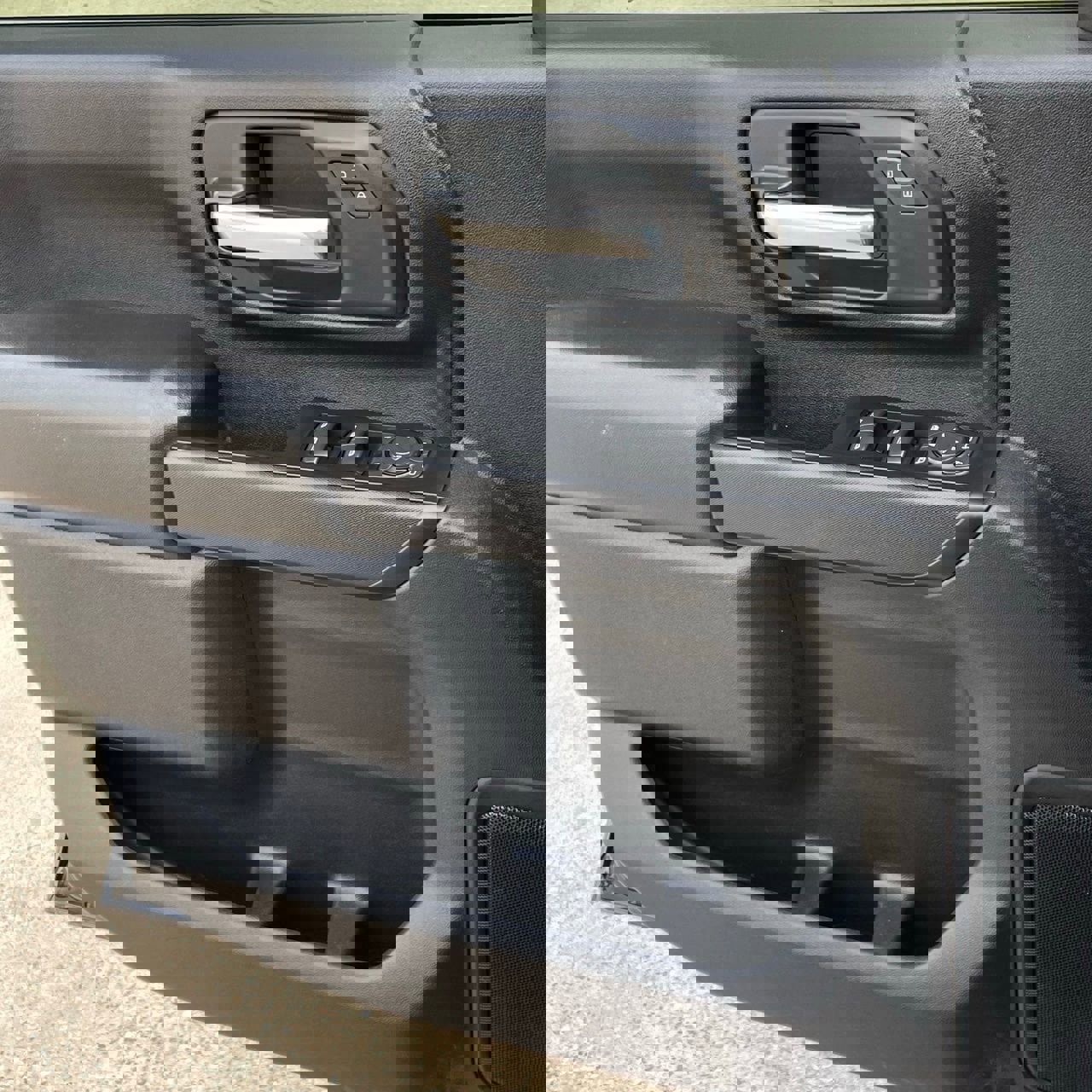 Used 2025 Chevrolet Silverado 2500 Custom w/ Custom Value Package image 21