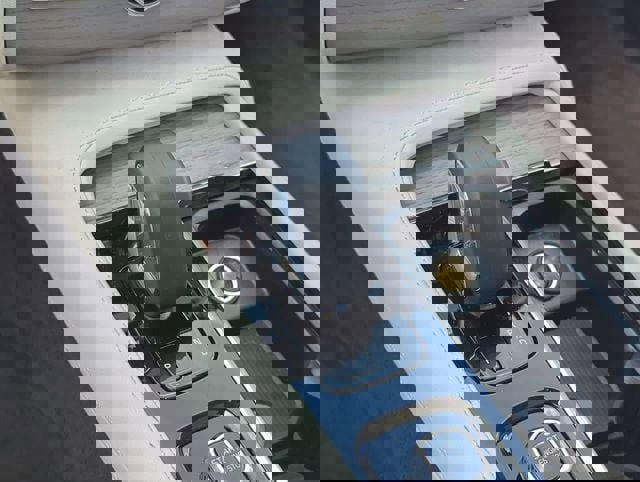 Certified 2025 Volvo XC90 B6 Core image 30