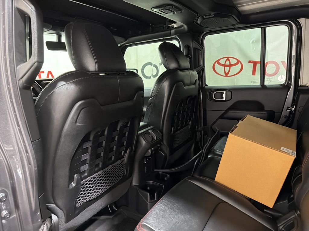 Used 2022 Jeep Gladiator Rubicon w/ Cold Weather Group AWD/4WD image 19