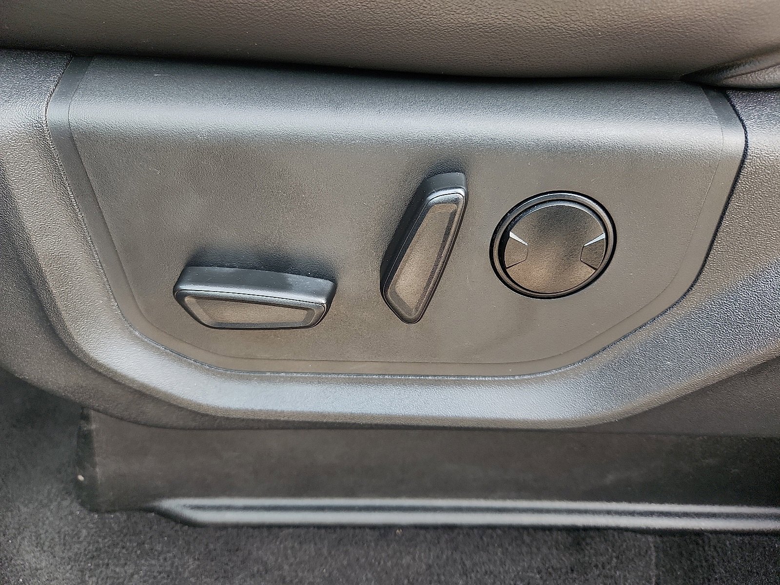 Used 2024 Ford Expedition Max XLT image 14