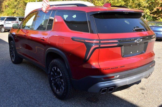 Used 2024 Chevrolet Traverse Z71 w/ Enhanced Driving Package image 6