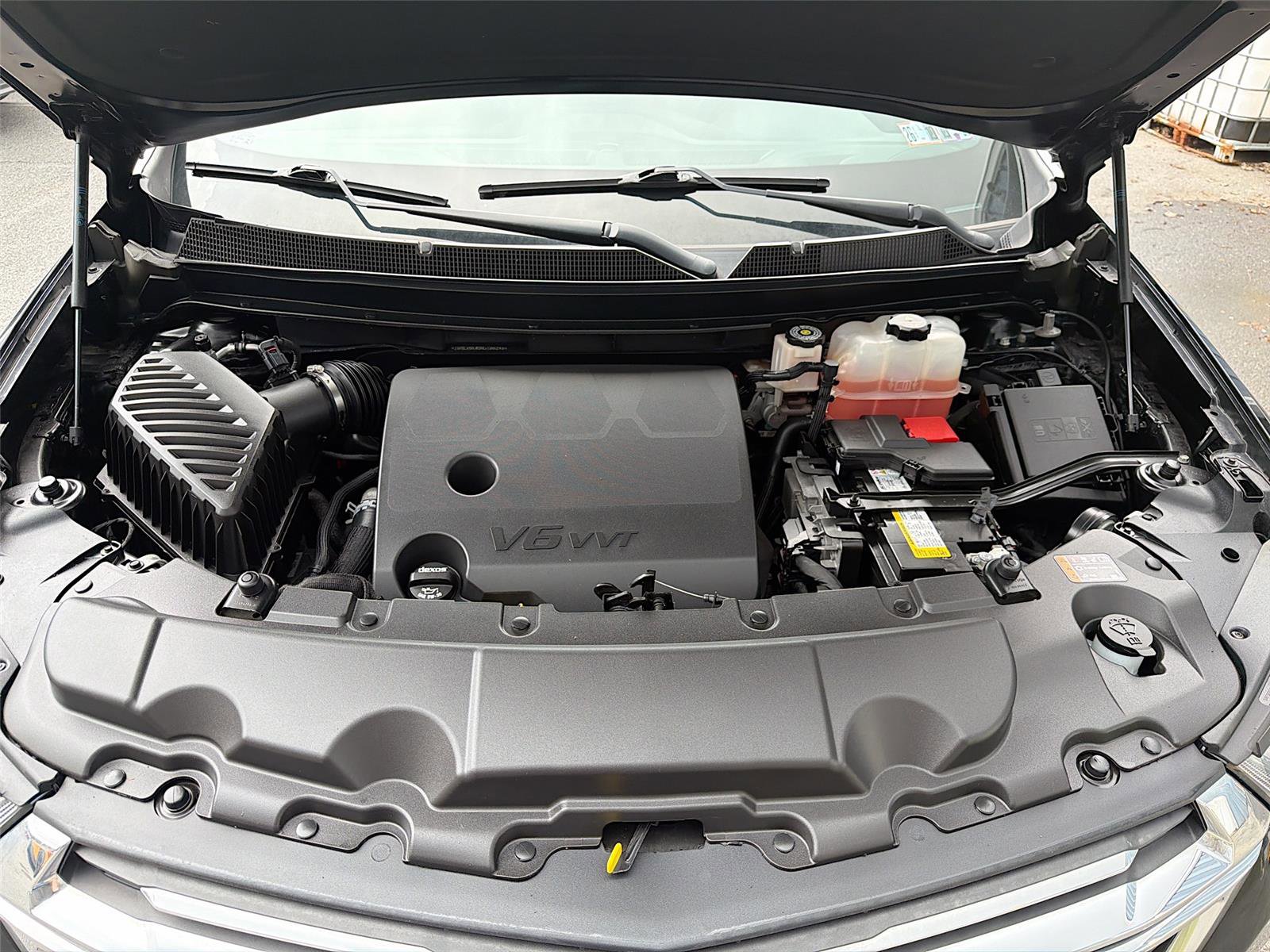 Used 2022 Chevrolet Traverse LT image 30