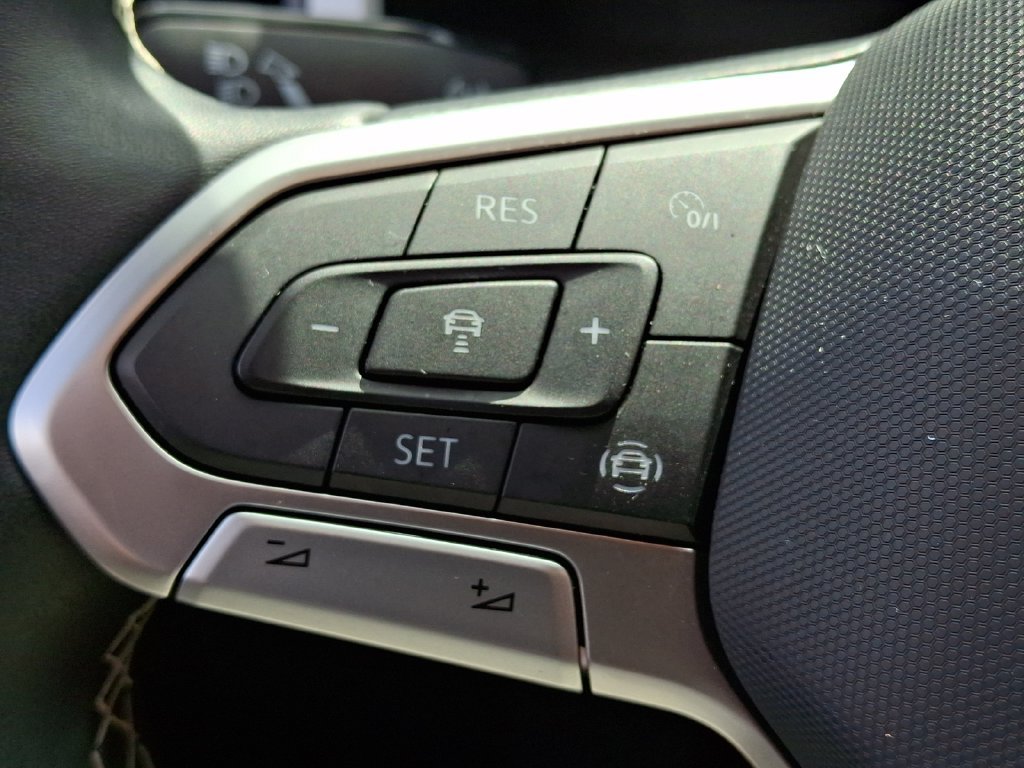 Used 2023 Volkswagen Atlas Cross Sport SE w/ Panoramic Sunroof Package AWD/4WD image 23