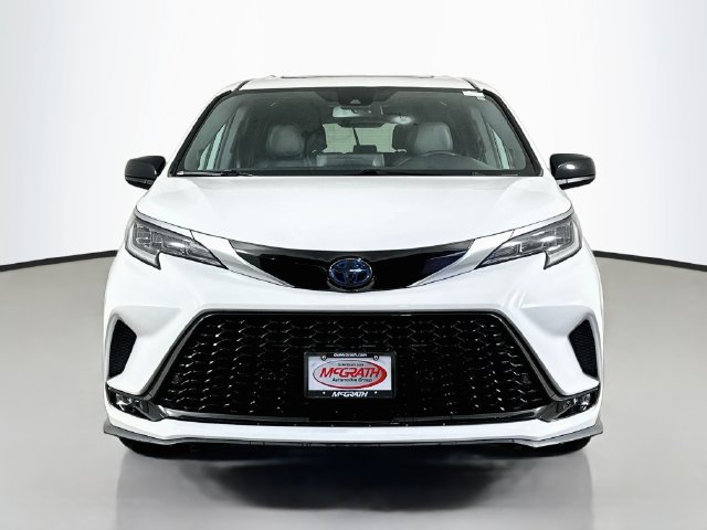 Used 2021 Toyota Sienna XSE w/ XSE Plus Package AWD/4WD image 19