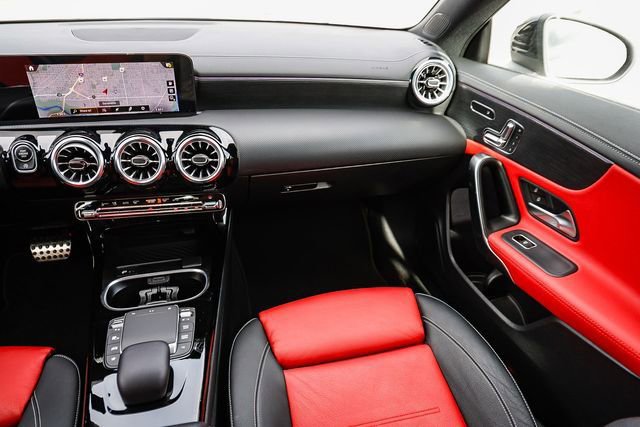 Used 2023 Mercedes-Benz CLA 250 4MATIC image 15