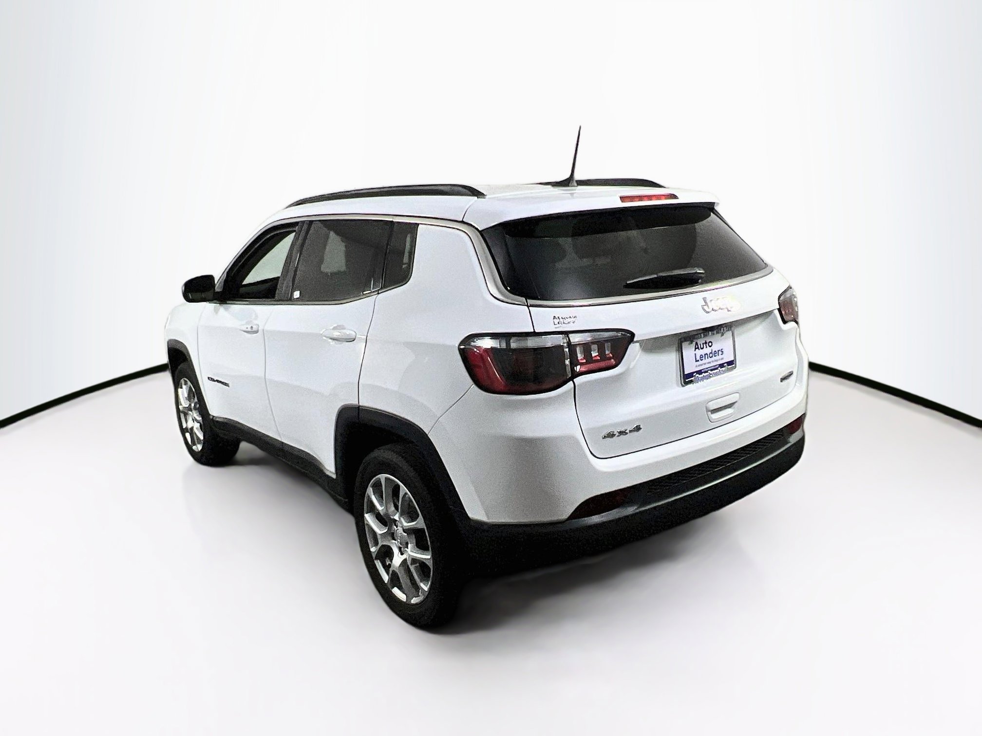 Used 2022 Jeep Compass Latitude AWD/4WD image 7