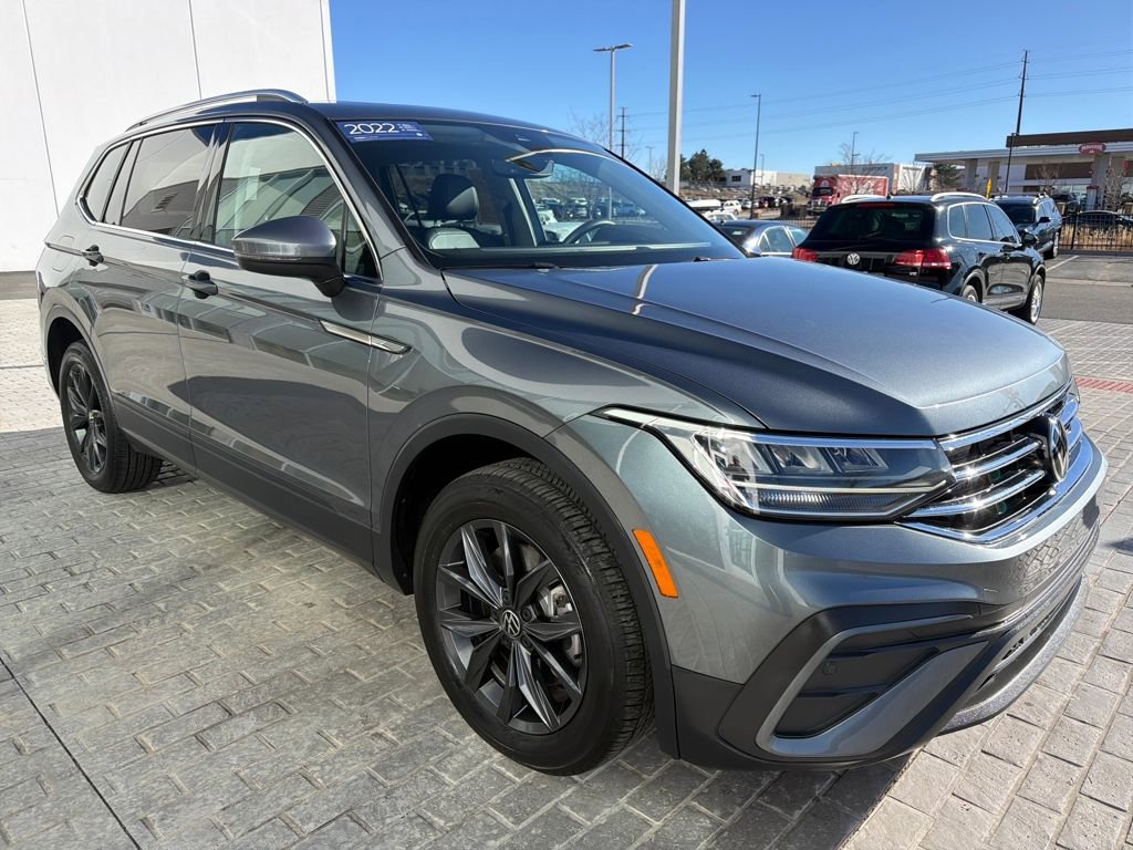 Certified 2022 Volkswagen Tiguan SE w/ Panoramic Sunroof Package image 9