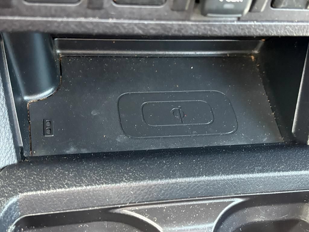 Used 2018 Toyota Tacoma TRD Sport AWD/4WD image 17