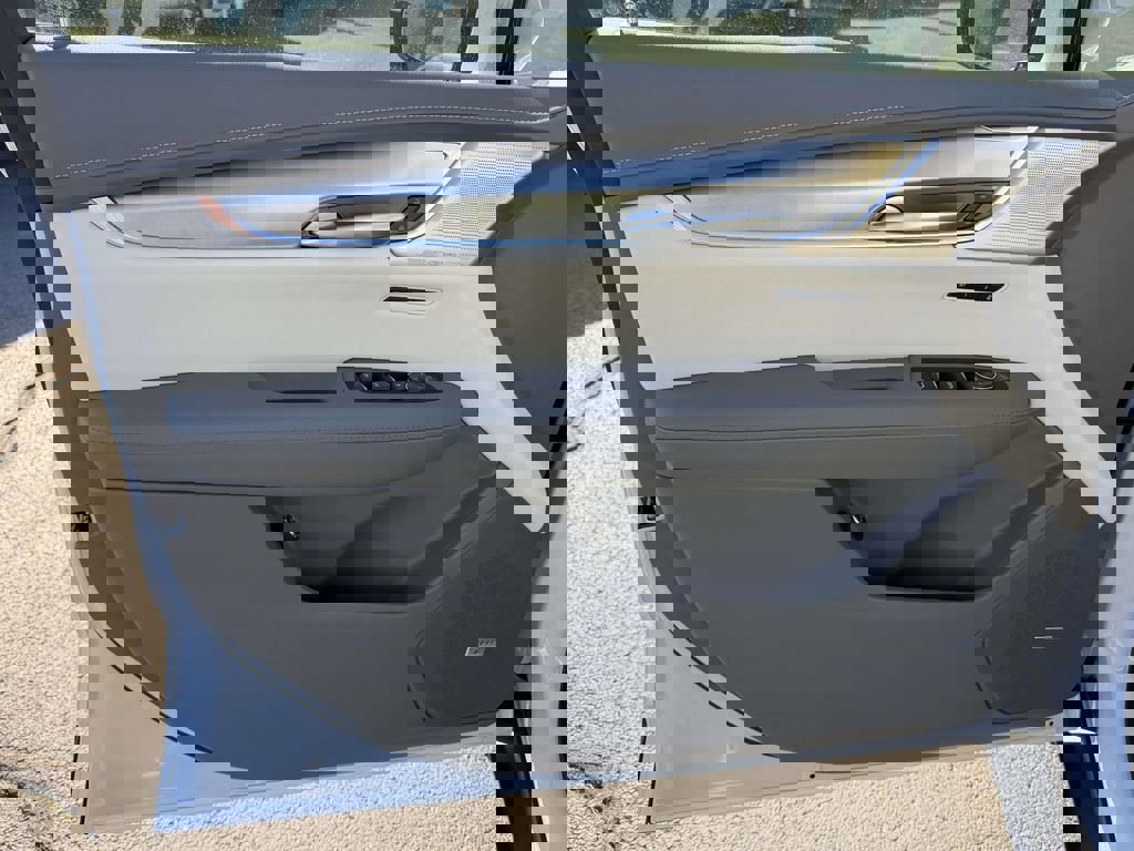 New 2026 Cadillac XT5 Premium Luxury w/ Driver Assist Package image 14