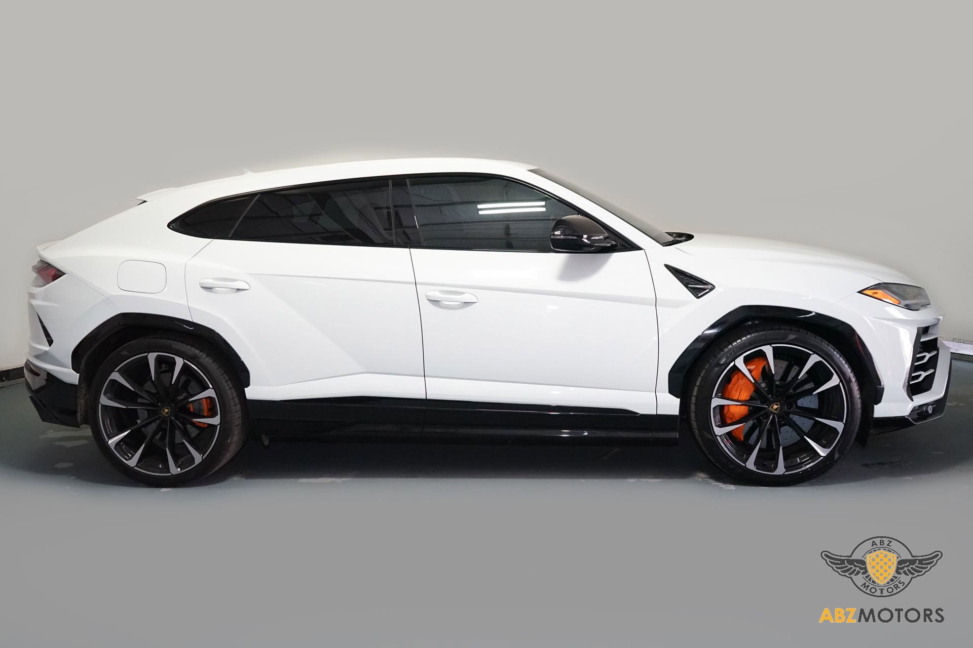 Used 2021 Lamborghini Urus image 3