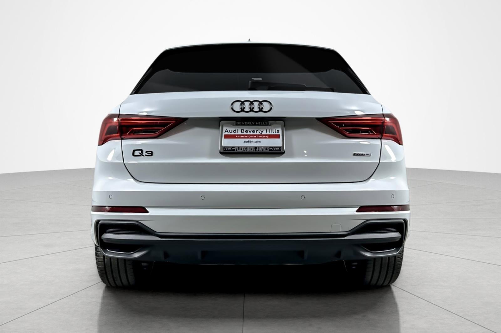 Used 2025 Audi Q3 2.0T Premium w/ Convenience Package image 4