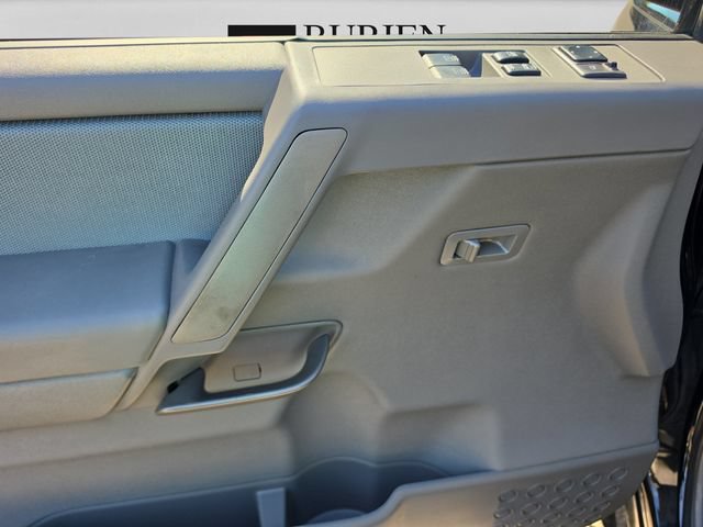 Used 2005 Nissan Titan SE AWD/4WD image 11