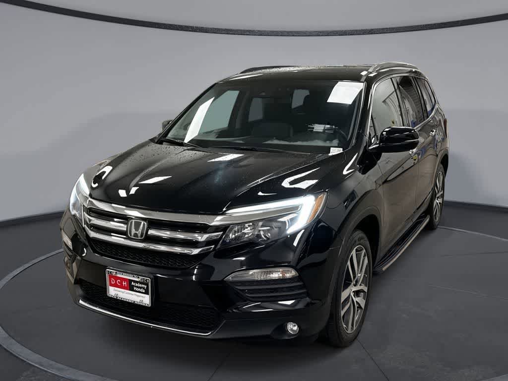 Used 2017 Honda Pilot Touring image 1