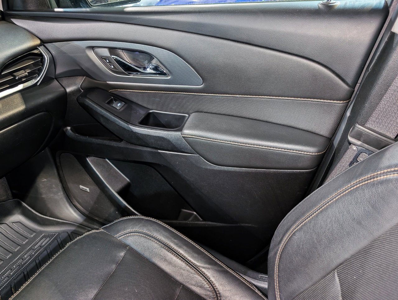 Used 2019 Chevrolet Traverse Premier w/ Redline Edition image 42