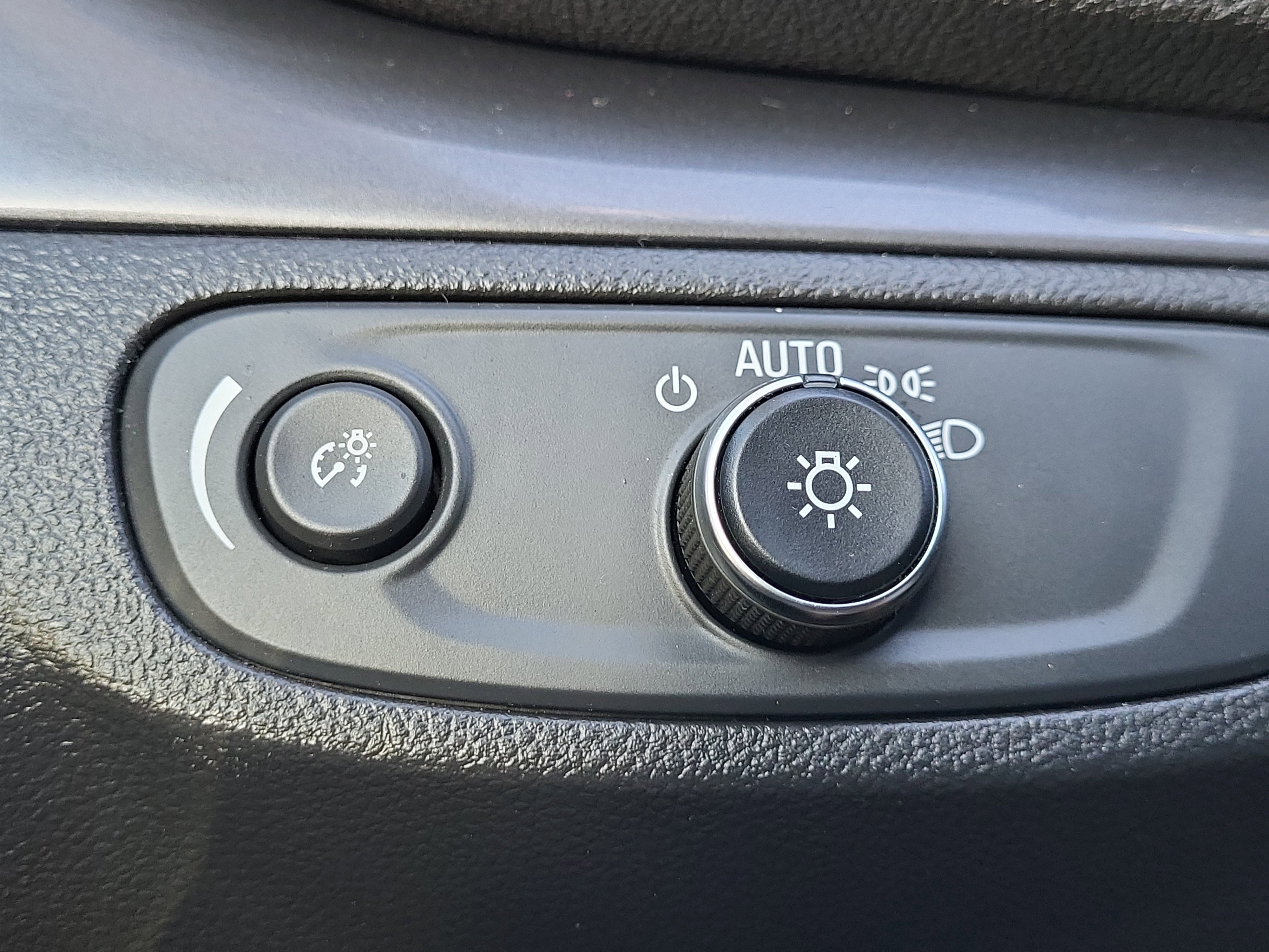 Used 2019 Buick Encore Preferred image 29