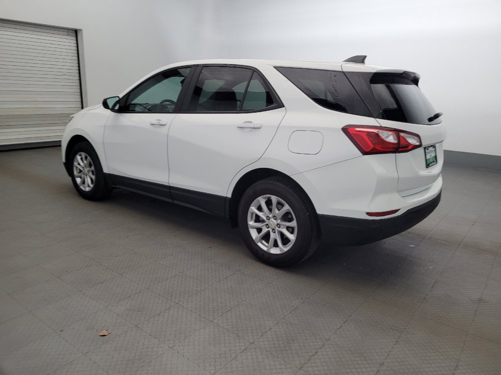 Used 2020 Chevrolet Equinox LS w/ LS Convenience Package FWD image 3