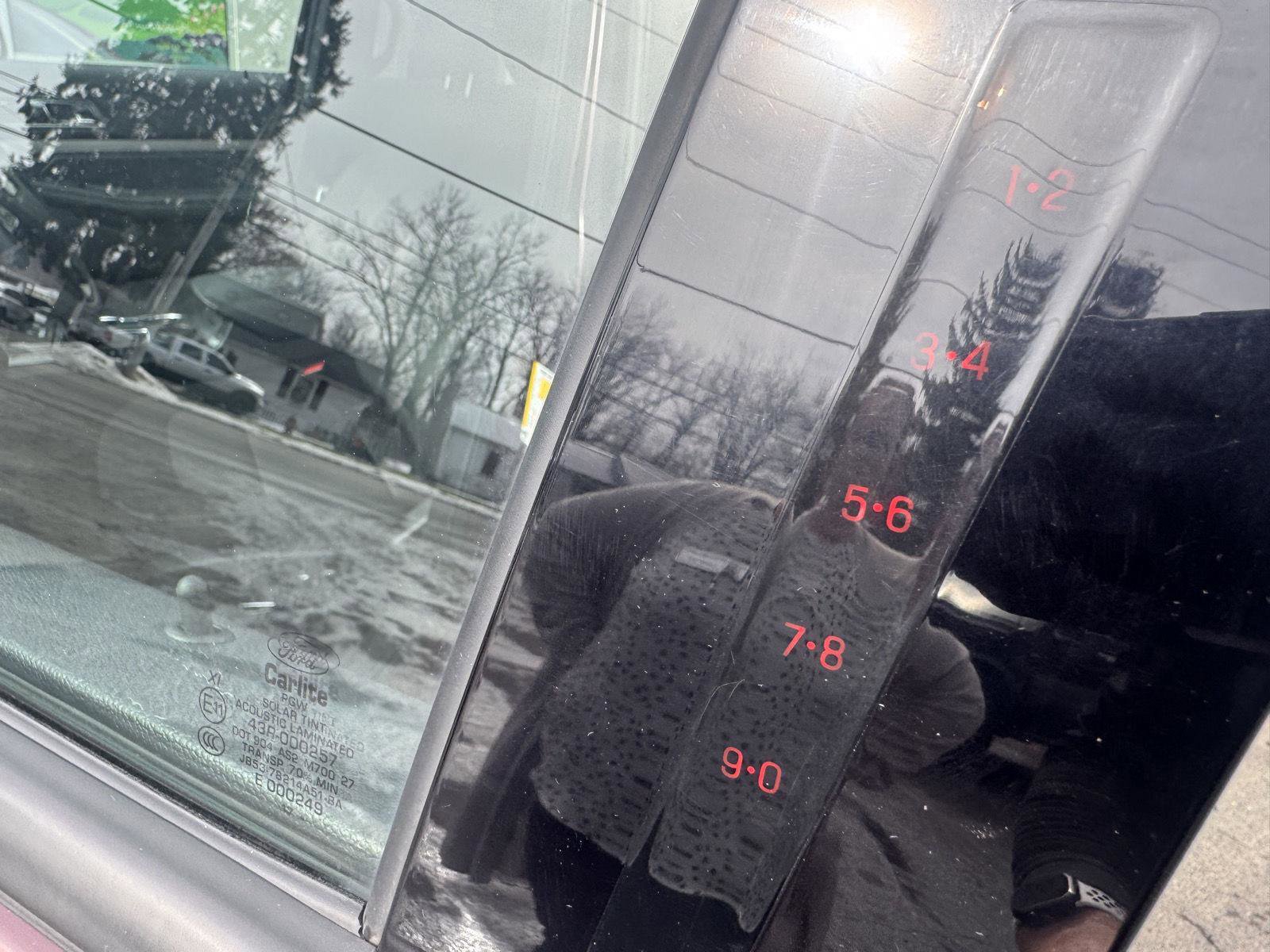 Used 2018 Ford Explorer XLT image 26