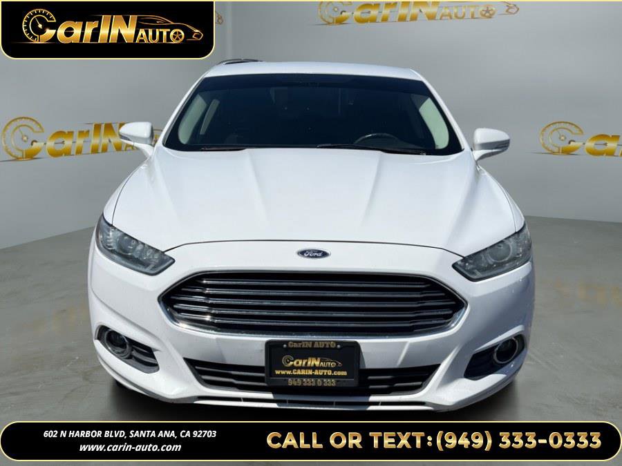 Used 2013 Ford Fusion SE FWD image 2