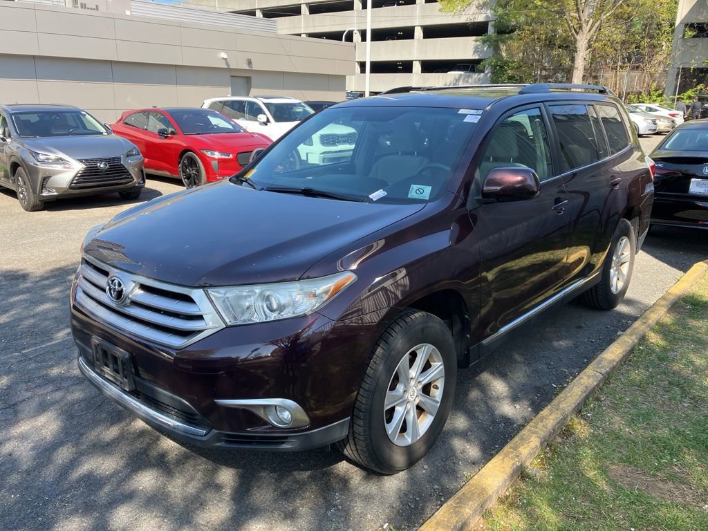 Used 2011 Toyota Highlander 4WD w/ Tech Pkg image 2