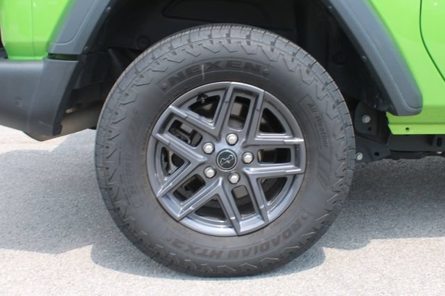 Used 2025 Jeep Wrangler Sport AWD/4WD image 28