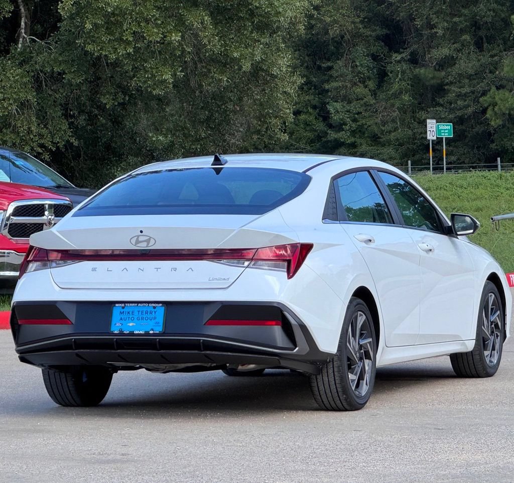 New 2026 Hyundai Elantra Limited FWD image 14