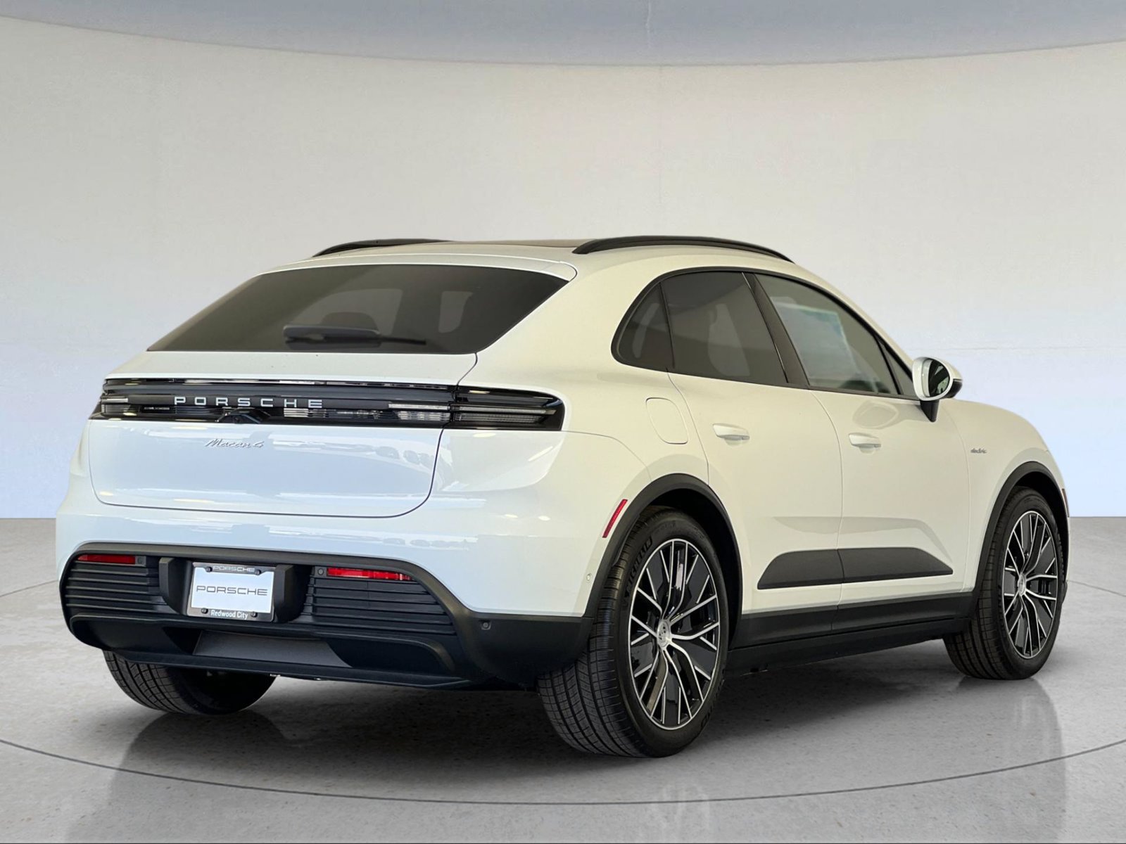 New 2026 Porsche Macan 4 Electric AWD/4WD image 8