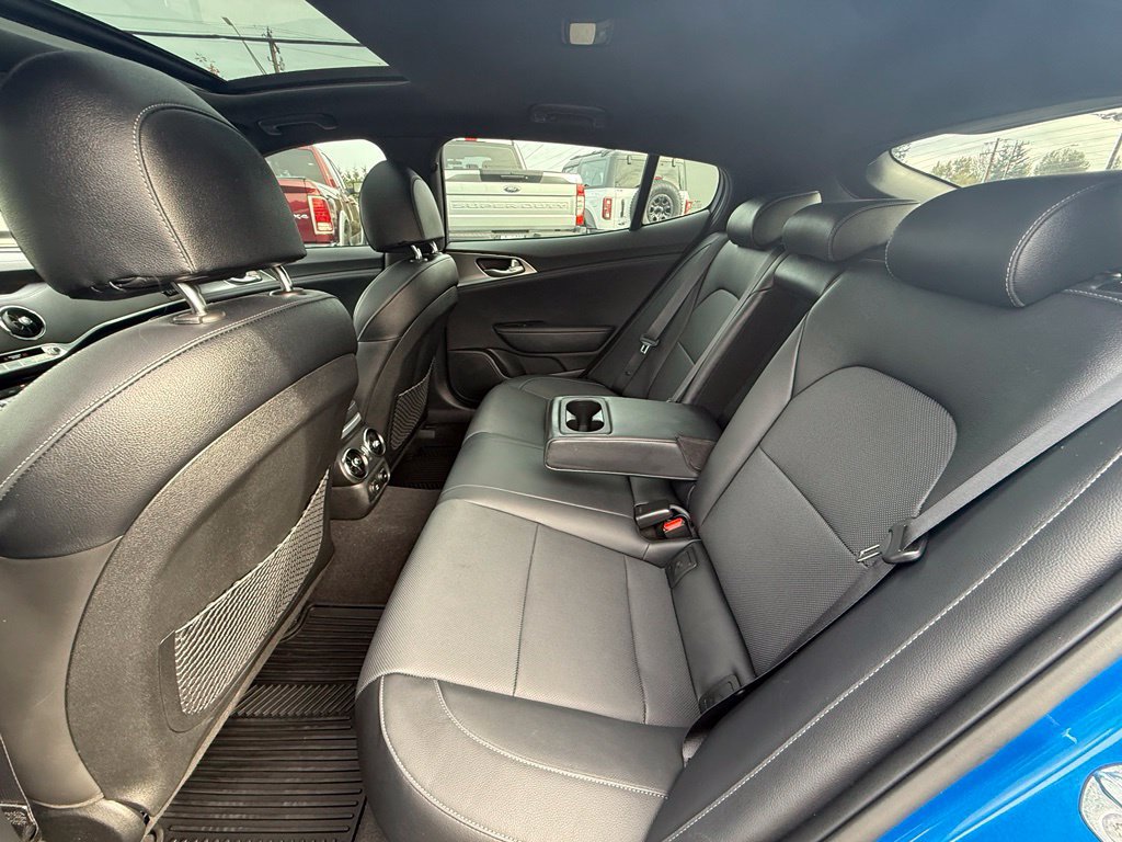 Used 2022 Kia Stinger GT1 AWD/4WD image 14