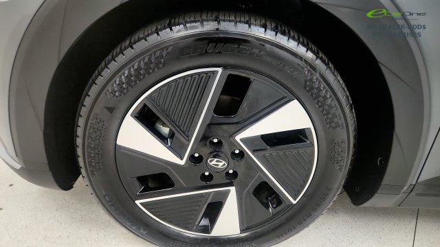 Used 2025 Hyundai Ioniq 5 SEL RWD image 80