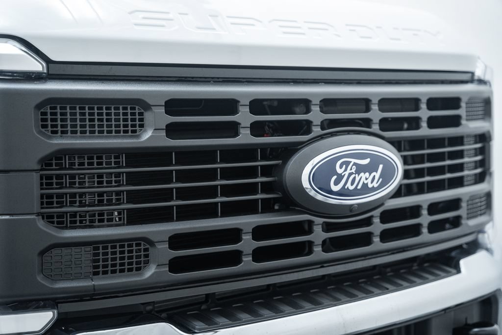 New 2026 Ford F350 XL w/ 360-Degree Camera Package AWD/4WD image 9