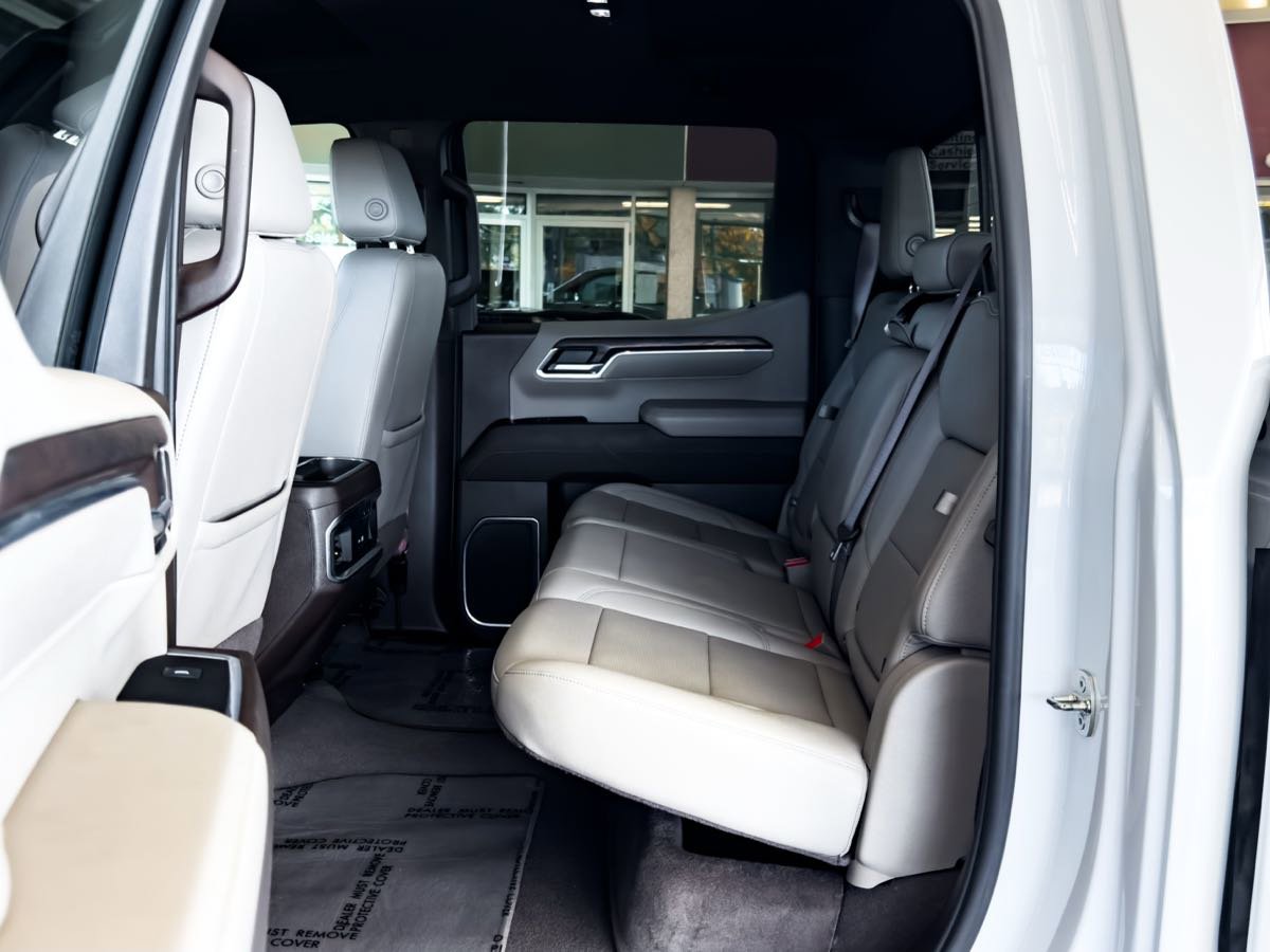 Used 2024 GMC Sierra 1500 SLT w/ SLT Convenience Package image 34