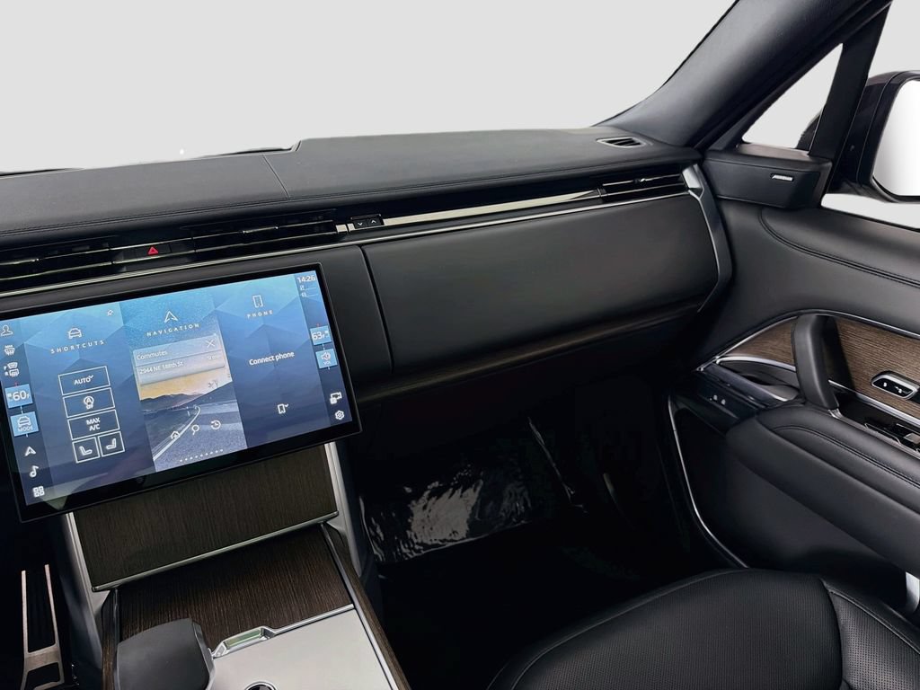 Certified 2025 Land Rover Range Rover SE AWD/4WD image 25