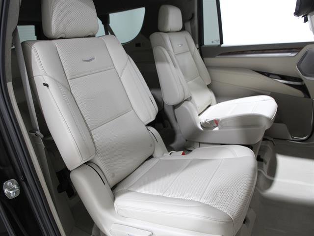 Certified 2025 Cadillac Escalade ESV Sport Platinum image 23