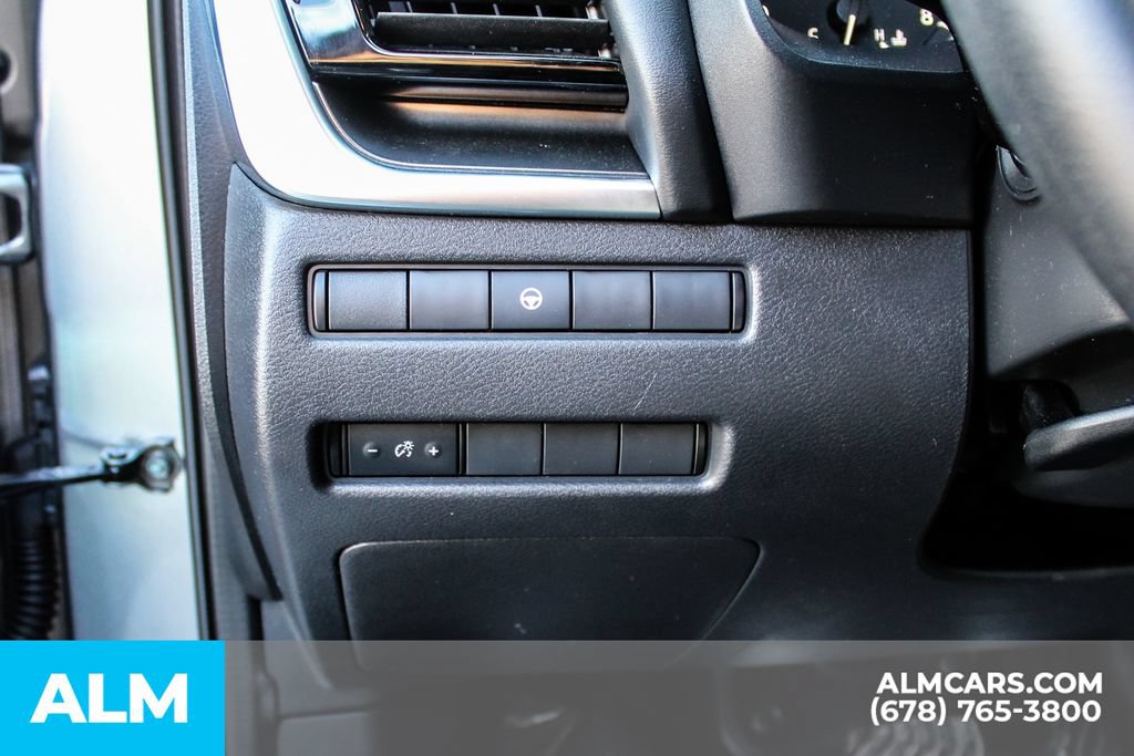 Used 2022 Nissan Rogue SV FWD image 30