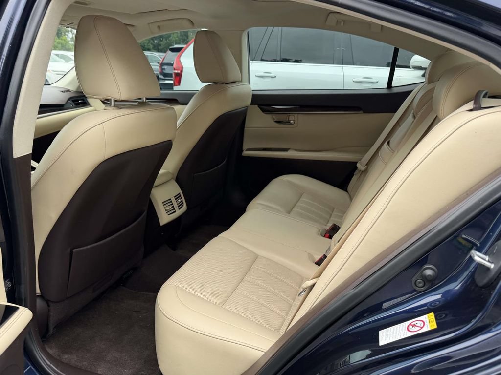 Used 2018 Lexus ES 350 w/ Luxury Package w/Wood Trim FWD image 6