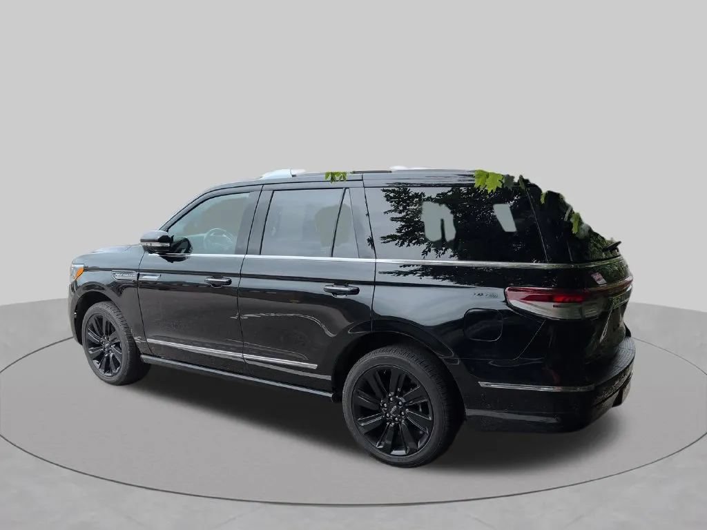 Used 2023 Lincoln Navigator Reserve AWD/4WD image 11