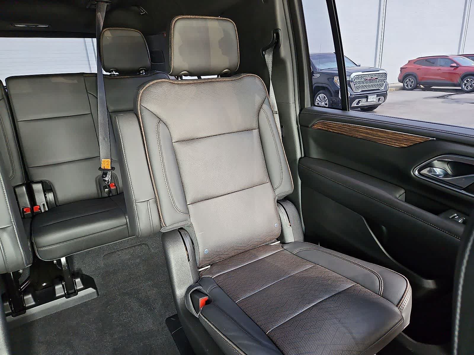 Certified 2021 Chevrolet Suburban High Country AWD/4WD image 15