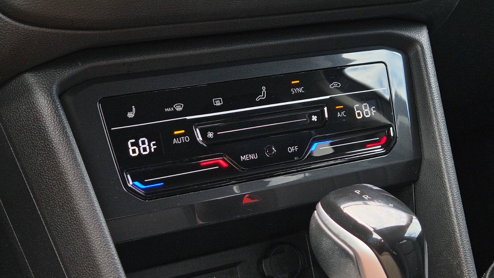 Certified 2023 Volkswagen Tiguan SE FWD image 31
