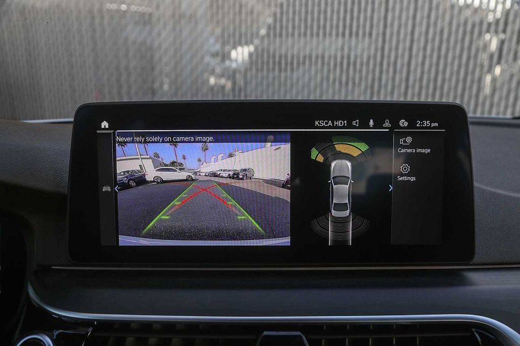 Certified 2023 BMW 530e w/ M Sport Package image 21