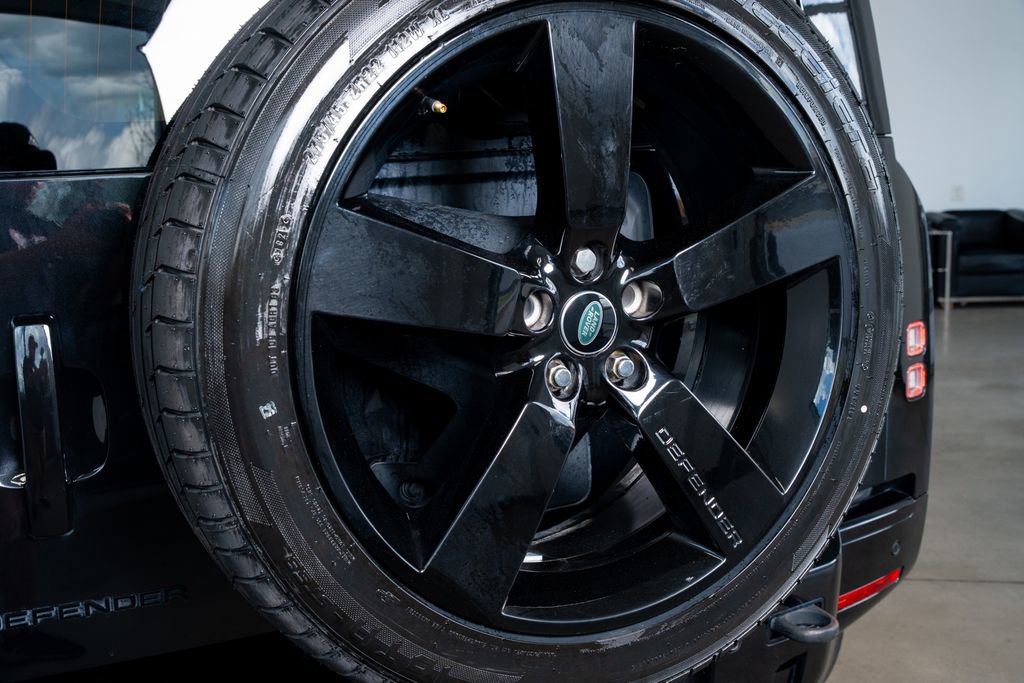 Used 2023 Land Rover Defender 110 X image 26