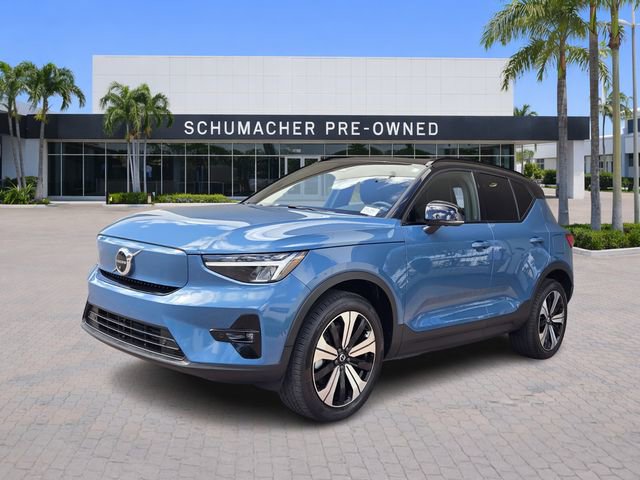 Used 2023 Volvo XC40 Recharge Plus image 3