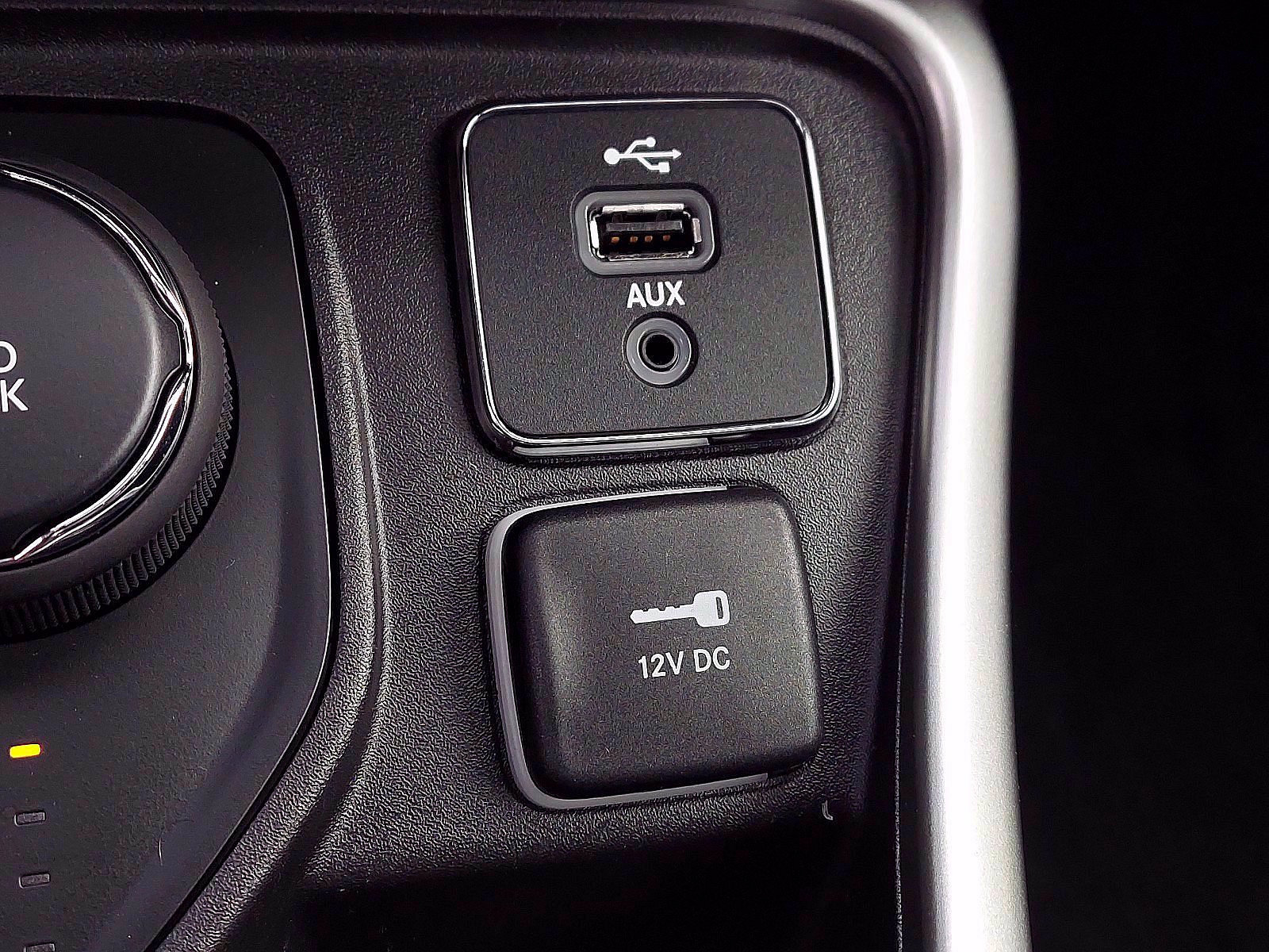 Used 2018 Jeep Compass Latitude w/ Safe & Security Group AWD/4WD image 25