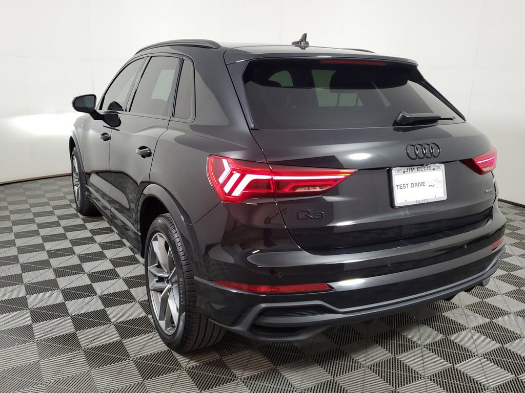 Used 2024 Audi Q3 2.0T Premium w/ Convenience Package AWD/4WD image 4