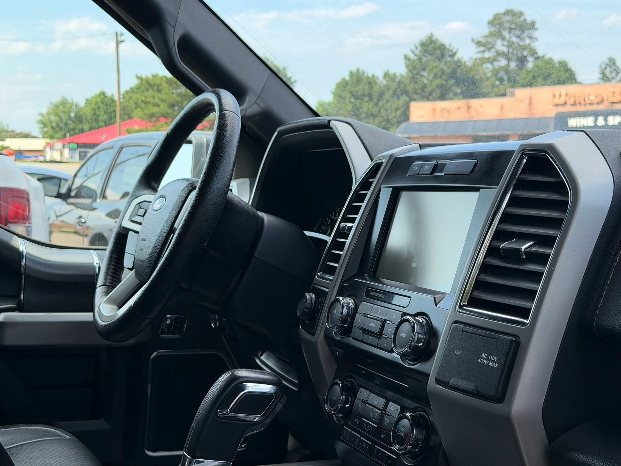 Used 2015 Ford F150 Lariat AWD/4WD image 25