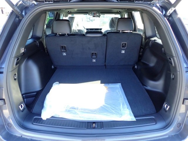 New 2025 Jeep Grand Cherokee Altitude image 6