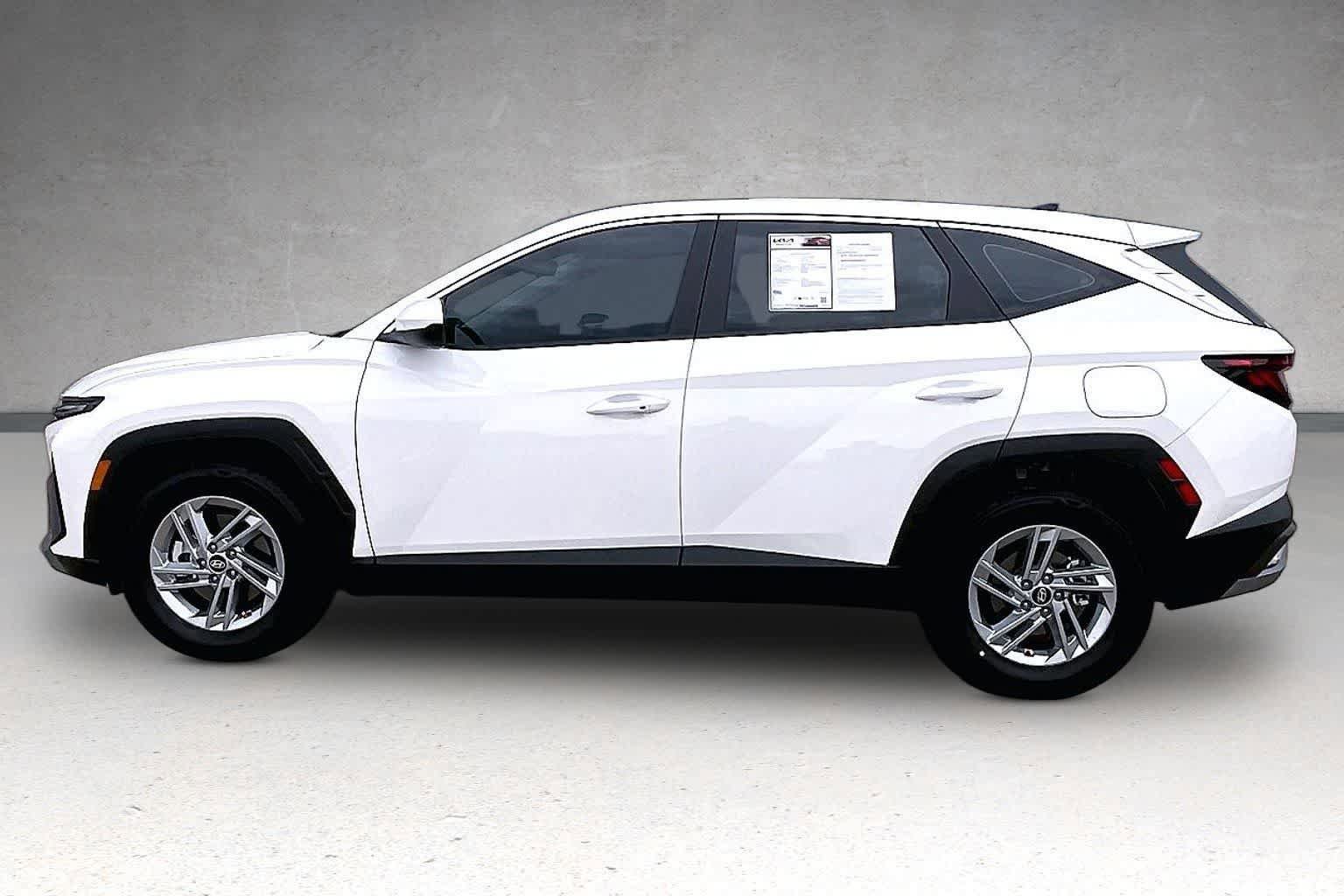Used 2026 Hyundai Tucson SE FWD image 3
